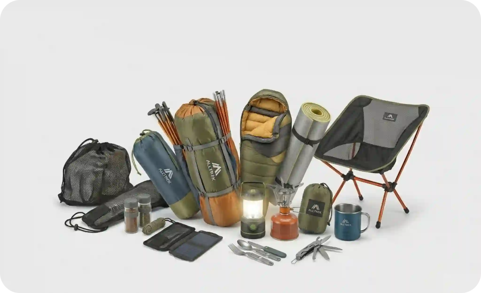 Camping gear: tenda, sleeping bag, matras