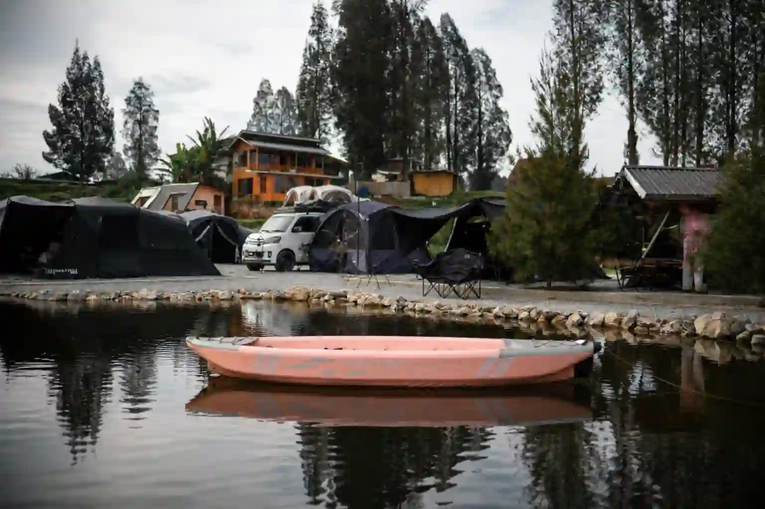 Kano di Danau Lasuang Batu Alahan Panjang